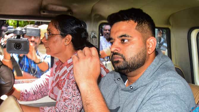 ಬೆಳಗಾವಿಯ ಹಿಂಡಲಗಾ ಜೈಲಿಗೆ ಪ್ರಜ್ವಲ್​​ ರೇವಣ್ಣ ಶಿಫ್ಟ್​​ ಮಾಡಲು DIG ಆದೇಶ