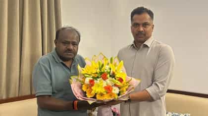 ಸ್ಟಿಂಗ್ ಚರ್ಚೆ ನಡುವೆ ಕುಮಾರಸ್ವಾಮಿ ಭೇಟಿಯಾದ ರಾಜೇಂದ್ರ ರಾಜಣ್ಣ