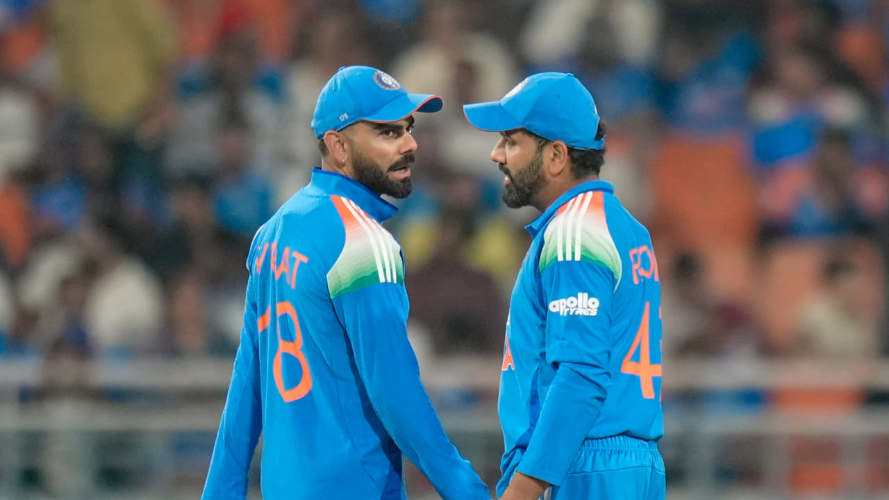 ಈ ಇಬ್ಬರೂ ಬ್ಯಾಟ್ಸ್‌ಮನ್‌ಗಳು ತಂಡದಲ್ಲಿ ತಮ್ಮ ಸ್ಥಾನವನ್ನು ಭದ್ರಪಡಿಸಿಕೊಂಡಿದ್ದರೂ, ತಂಡದ ಮತ್ತೊಬ್ಬ ಅನುಭವಿ ಆಟಗಾರನಿಗೆ ವಿಶ್ವಕಪ್ ತಂಡದಲ್ಲಿ ಸ್ಥಾನ ಪಡೆಯುವುದು ಕಷ್ಟಕರವಾಗಿದೆ. ವೆಸ್ಟ್ ಇಂಡೀಸ್ ವಿರುದ್ಧದ ಮೊದಲೆರಡು ಪಂದ್ಯಗಳಲ್ಲಿ ಕಳಪೆ ಪ್ರದರ್ಶನ ನೀಡಿದ ರವೀಂದ್ರ ಜಡೇಜಾಗೆ ಇಷ್ಟರಲ್ಲೇ ಏಕದಿನ ತಂಡದಿಂದ ಗೇಟ್​ಪಾಸ್ ಸಿಗುವ ಸಾಧ್ಯತೆಗಳಿವೆ(PC-PTI).
