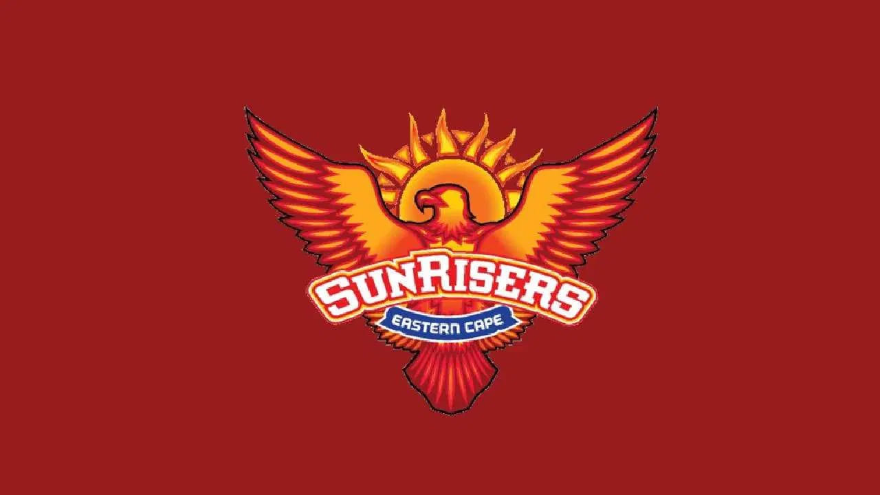 ಸನ್ರೈಸರ್ಸ್ ಈಸ್ಟರ್ನ್ ಕೇಪ್: ಕ್ವಿಂಟನ್ ಡಿ ಕಾಕ್, ಟ್ರಿಸ್ಟನ್ ಸ್ಟಬ್ಸ್, ಮ್ಯಾಥ್ಯೂ ಬ್ರೀಟ್ಝ್ಕೆ, ಮಾರ್ಕೊ ಯಾನ್ಸೆನ್, ಅನ್ರಿಕ್ ನೋಕಿಯ, ಆಡಮ್ ಮಿಲ್ನ್, ಲುಥೋ ಸಿಪಾಮ್ಲಾ, ಸೆನುರನ್ ಮುತ್ತುಸಾಮಿ, ಜೋರ್ಡನ್ ಹರ್ಮನ್, ಜೇಮ್ಸ್ ಕೋಲ್ಸ್, ಲೆವಿಸ್ ಗ್ರೆಗೊರಿ, ಅಲ್ಲಾ ಗಝನ್ಫರ್, ನಾಂಡ್ರೆ ಬರ್ಗರ್, ಕ್ರೇಗ್ ಓವರ್ಟನ್, ಕ್ರಿಸ್ಟೋಫರ್ ಕಿಂಗ್.