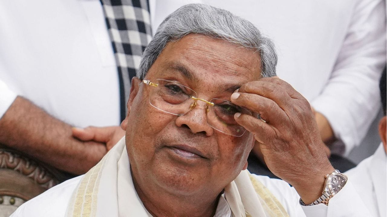 ಸ್ಟಿಂಗ್ ಆಪರೇಷನ್ ಪ್ರಕರಣ: ಸಿಸಿಬಿ ವಿಚಾರಣೆ ವೇಳೆ ಸ್ಫೋಟಕ ಹೇಳಿಕೆ ಕೊಟ್ಟ ವಿಡಿಯೋದಲ್ಲಿರುವ ಮಹಿಳೆ ಸ್ಟಿಂಗ್ ಆಪರೇಷನ್ ಪ್ರಕರಣ: ಸಿಸಿಬಿ ವಿಚಾರಣೆ ವೇಳೆ ಸ್ಫೋಟಕ ಹೇಳಿಕೆ ಕೊಟ್ಟ ವಿಡಿಯೋದಲ್ಲಿರುವ ಮಹಿಳೆ