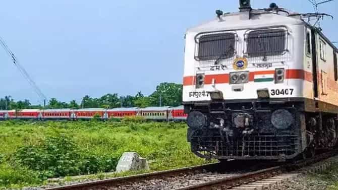 ರೈಲ್ವೆ ಪ್ರಯಾಣಿಕರ ಗಮನಕ್ಕೆ: ಈ ರೈಲುಗಳ ವೇಳಾಪಟ್ಟಿಯಲ್ಲಿ ಬದಲಾವಣೆ