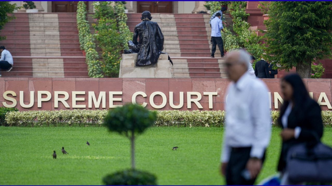 'ಯಾರ ಭಾವನೆಗಳಿಗೂ ಧಕ್ಕೆ ತರಲು ಇಷ್ಟವಿಲ್ಲ'; ದೀಪಾವಳಿಗೆ ಪಟಾಕಿ ಸಂಪೂರ್ಣ ನಿಷೇಧಕ್ಕೆ ಒಪ್ಪದ ಸುಪ್ರೀಂ ಕೋರ್ಟ್ 'ಯಾರ ಭಾವನೆಗಳಿಗೂ ಧಕ್ಕೆ ತರಲು ಇಷ್ಟವಿಲ್ಲ'; ದೀಪಾವಳಿಗೆ ಪಟಾಕಿ ಸಂಪೂರ್ಣ ನಿಷೇಧಕ್ಕೆ ಒಪ್ಪದ ಸುಪ್ರೀಂ ಕೋರ್ಟ್