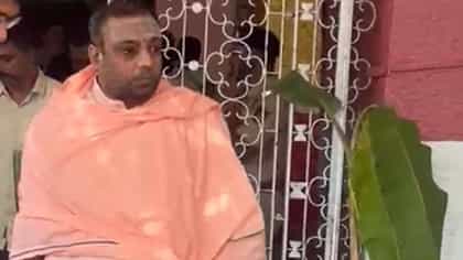 ಮಠದಲ್ಲೇ ದೈಹಿಕ ಸಂಪರ್ಕ: ಶಿವಾಚಾರ್ಯ ಸ್ವಾಮೀಜಿಯ ಮತ್ತಷ್ಟು ಕಾಮಕಾಂಡ ಬಯಲು