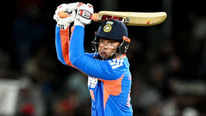 ವೈಭವ್ ಬ್ಯಾಟಿಂಗ್ ಕ್ರಮಾಂಕದ ಪ್ರಯೋಗಕ್ಕೆ ಮುರಳಿ ಕಾರ್ತಿಕ್ ಕಿಡಿ! 